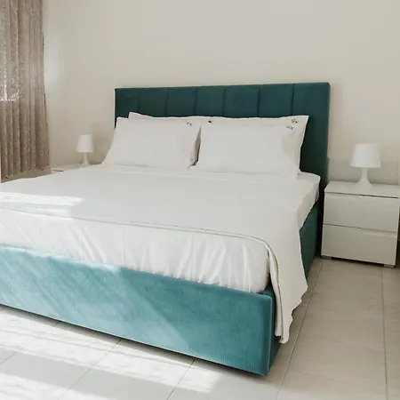 Blue And White Luxury Aparthotel Nea Kallikrateia