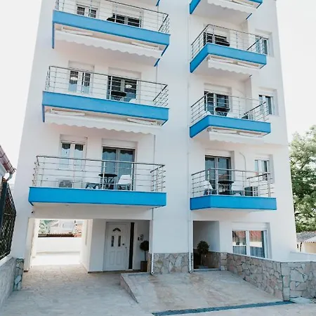 Blue And White Luxury Aparthotel *