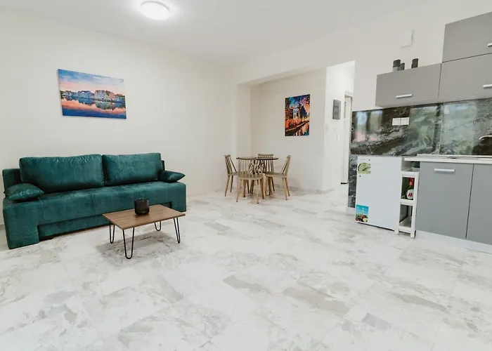 Hotel apartamentowy Blue And White Luxury Nea Kallikrateia