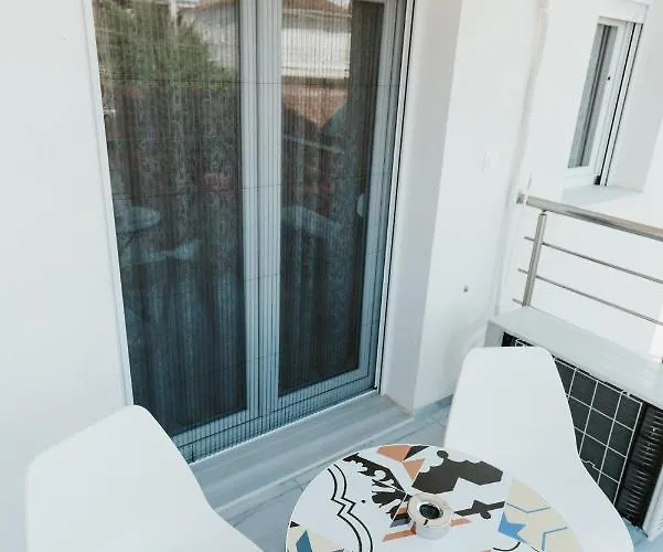 Blue And White Luxury Hotel apartamentowy