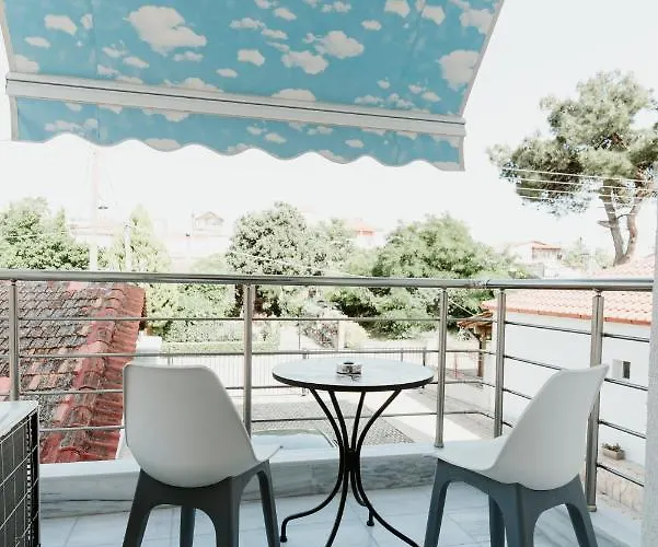 Hotel apartamentowy Blue And White Luxury Nea Kallikrateia