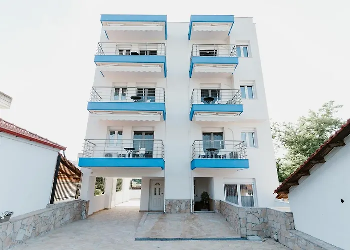 Blue And White Luxury Lejlighedshotel