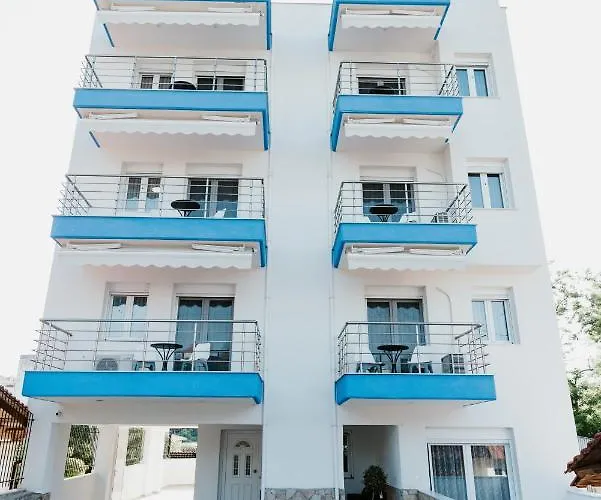Lejlighedshotel Blue And White Luxury Nea Kallikrateia