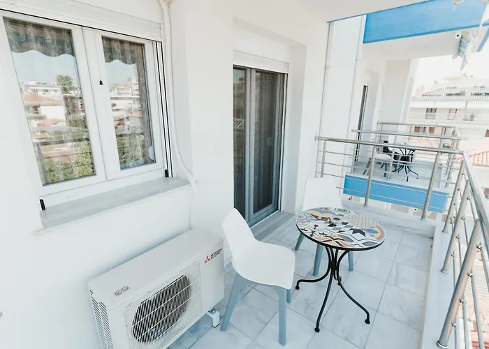 Blue And White Luxury Lejlighedshotel